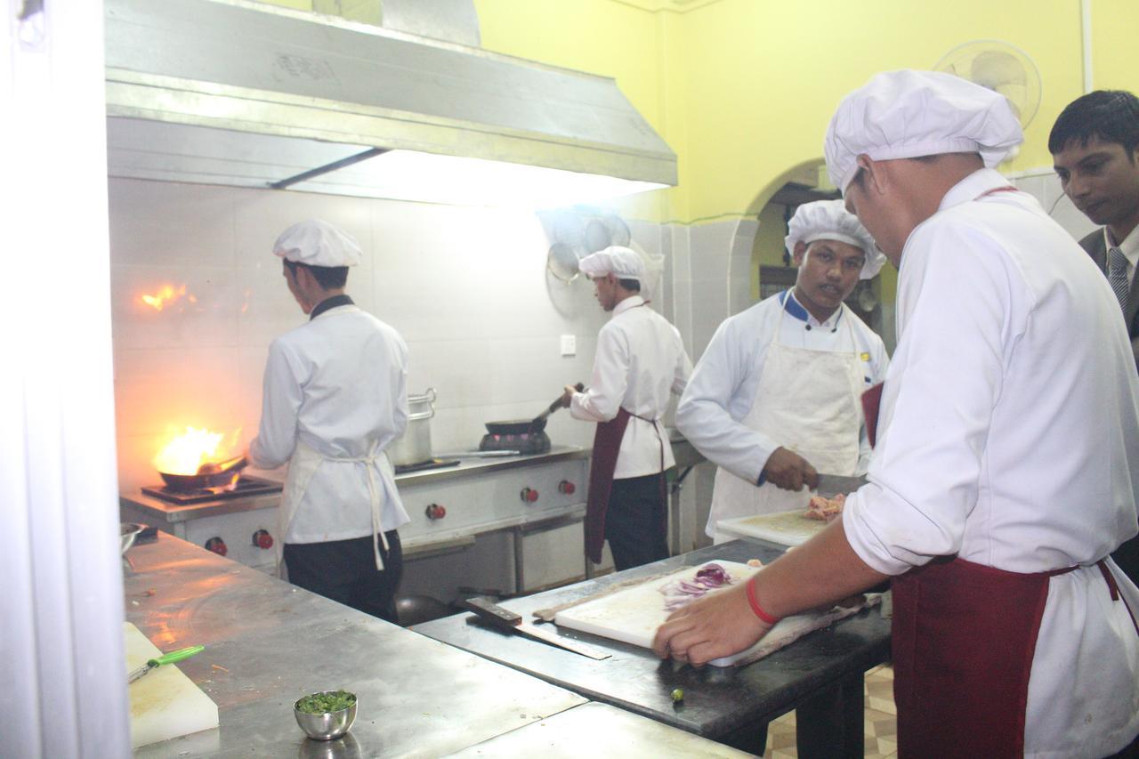 Asian Hotel Butwal Bagian luar foto